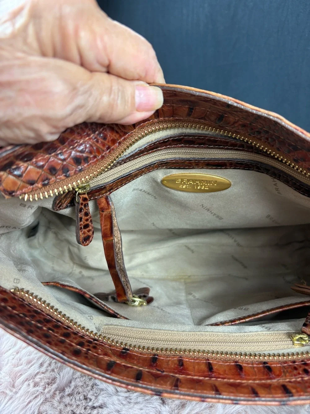 Brahmin 103692 Vintage Cognac Croc Embossed Leather Shoulder Bag Purse EUC